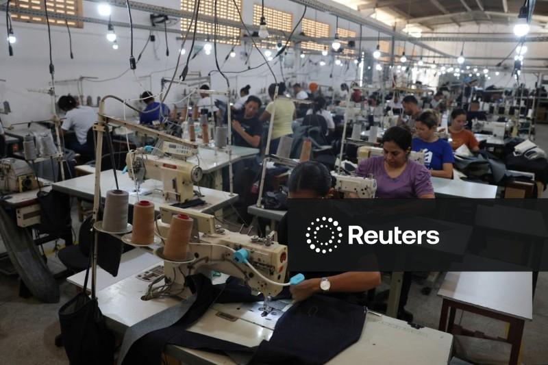 Brasil tem taxa de desemprego de 5,8% no tri até fevereiro, diz IBGE