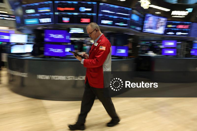 Wall Street abre em baixa enquanto investidores avaliam riscos da guerra no Oriente Médio