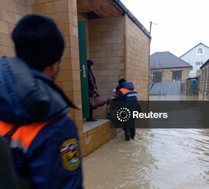 Ministros russos chegam ao Daguestão após enchentes matarem seis pessoas e deslocarem milhares