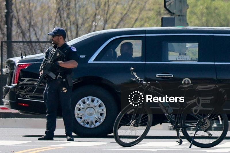 Em fato inédito, Trump acompanha pessoalmente sustentações orais na Suprema Corte dos EUA