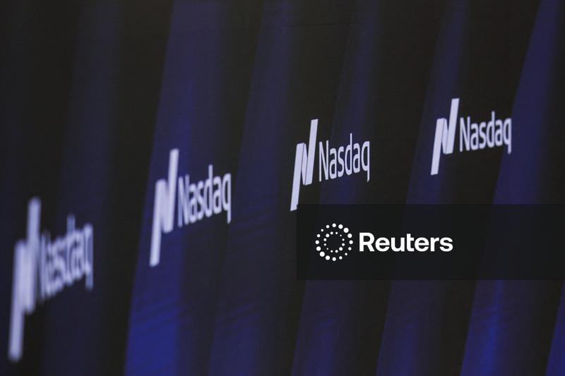 Ações de tecnologia nos EUA aprofundam divisão, com papéis de software em baixa e de chips em alta