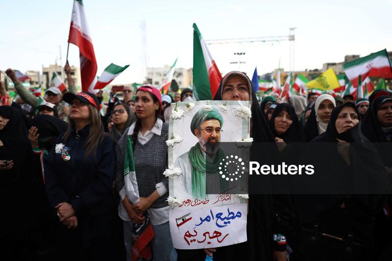 Líder supremo do Irã diz que nova fase está se formando no Golfo e no Estreito de Ormuz após guerra