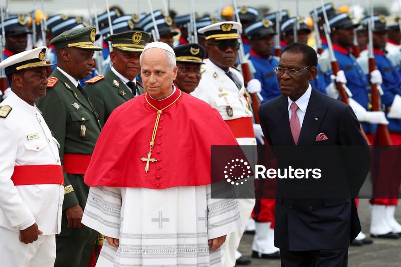 Papa adverte em viagem à África que futuro da humanidade está "tragicamente comprometido"