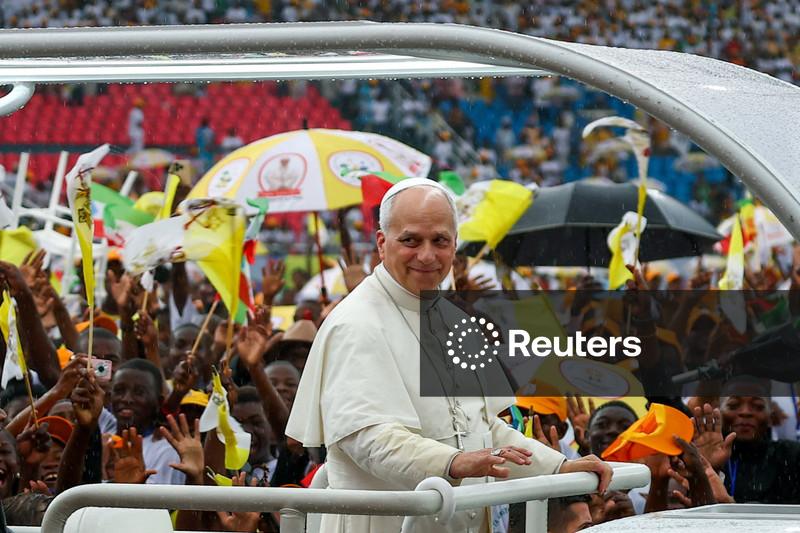 Papa Leão volta a Roma após viagem pela África com declarações contundentes