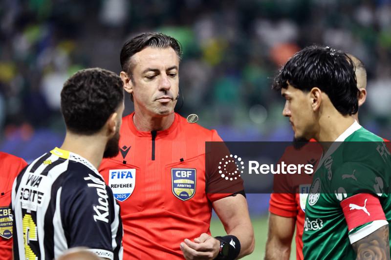 Fifa nomeia 17 árbitros latino-americanos para Copa do Mundo, sendo 3 do Brasil