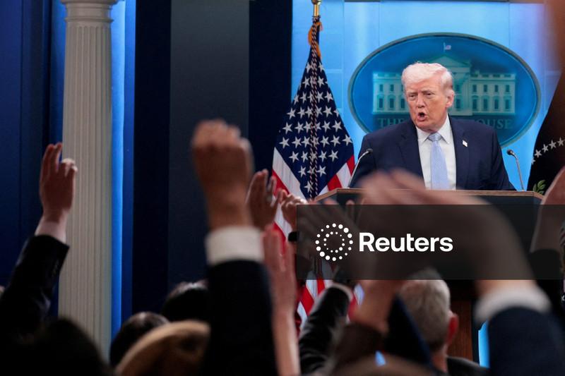 Trump anuncia tarifas de 50% sobre países que fornecem armas ao Irã