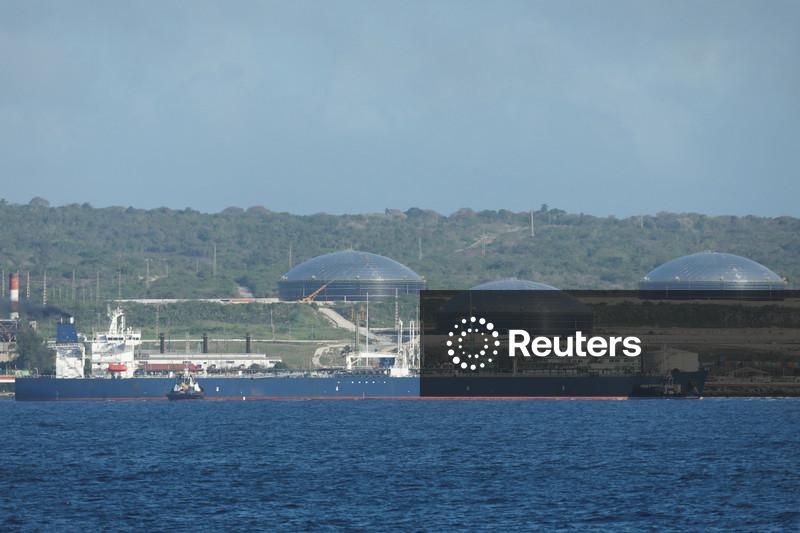 Cuba vê alívio de curto prazo com petróleo russo começando  a fluir