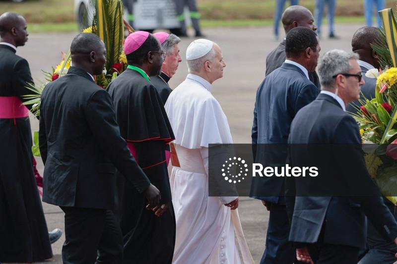Papa Leão critica em Camarões mundo "devastado por tiranos"