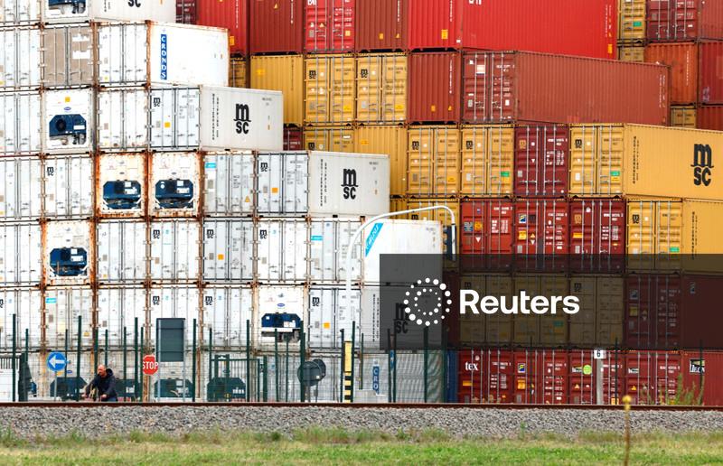 Superávit comercial da UE cai 60% com queda das exportações para os EUA devido a tarifas