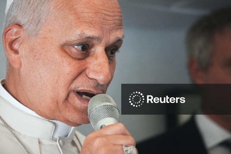 Papa Leão afirma que migrantes são tratados "pior do que pets"