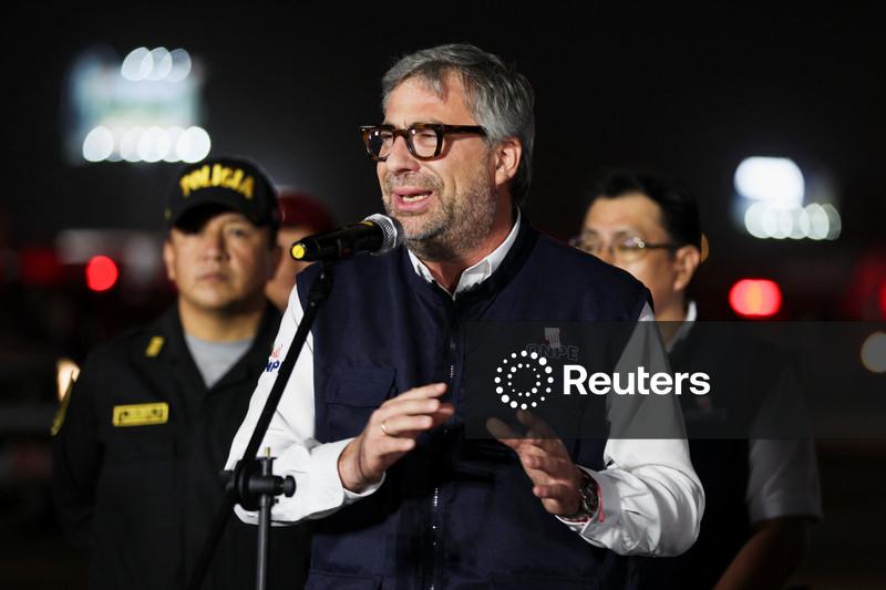 Cresce pressão por saída de chefe das eleições no Peru à medida que contagem de votos se arrasta