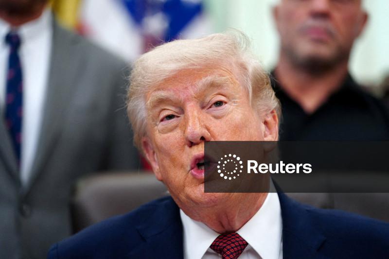 Trump diz que chefe de energia está "errado" e espera preços mais baixos da gasolina assim que guerra acabar