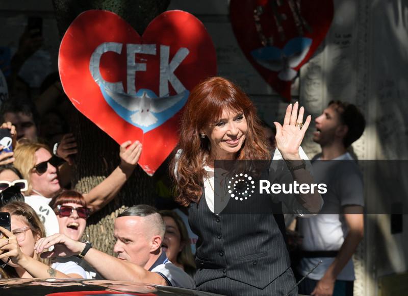 Justiça da Argentina ordena apreensão dos bens da ex-presidente Kirchner