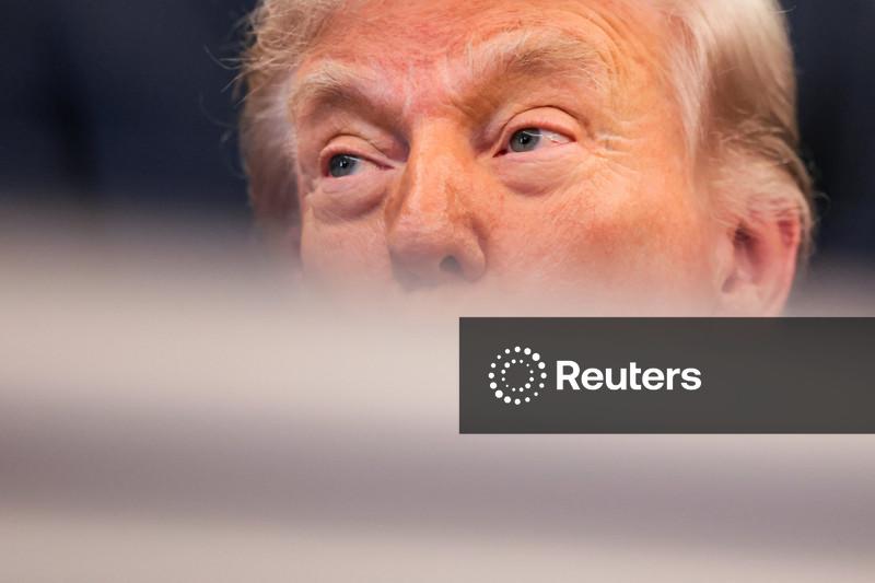 China rejeita acusação de Trump de que navio interceptado do Irã foi "presente da China"