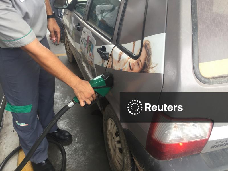 Governo vai avaliar aumento da mistura de etanol na gasolina em maio