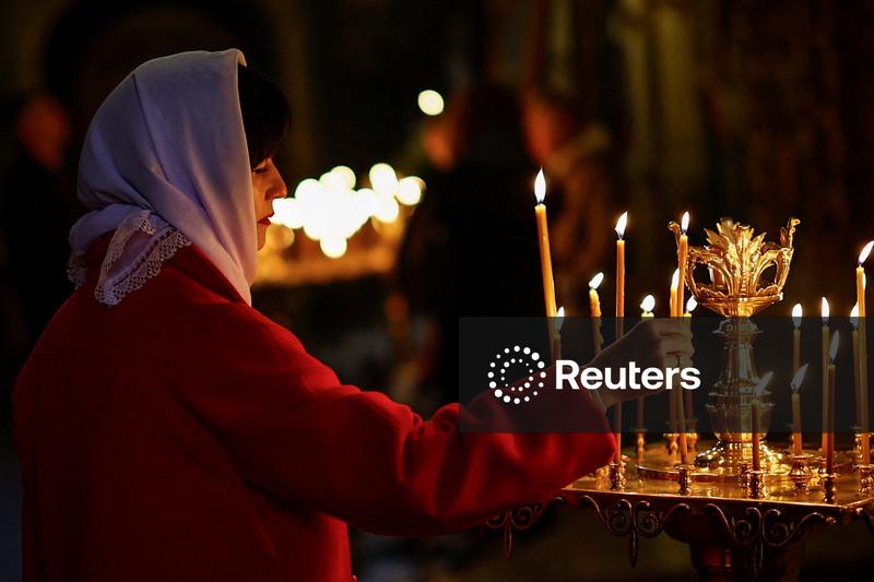 Rússia e Ucrânia trocam acusações de violações do cessar-fogo da Páscoa ortodoxa