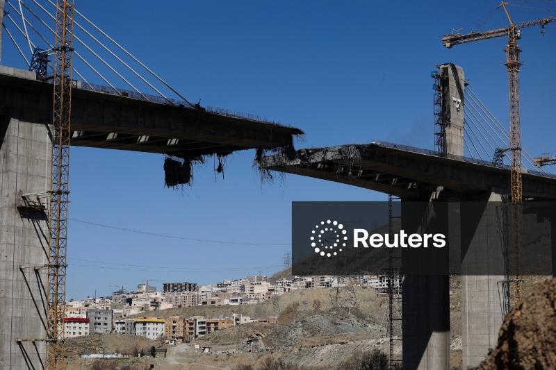 Irã abate caça dos EUA enquanto Trump ameaça atingir mais áreas de infraestrutura