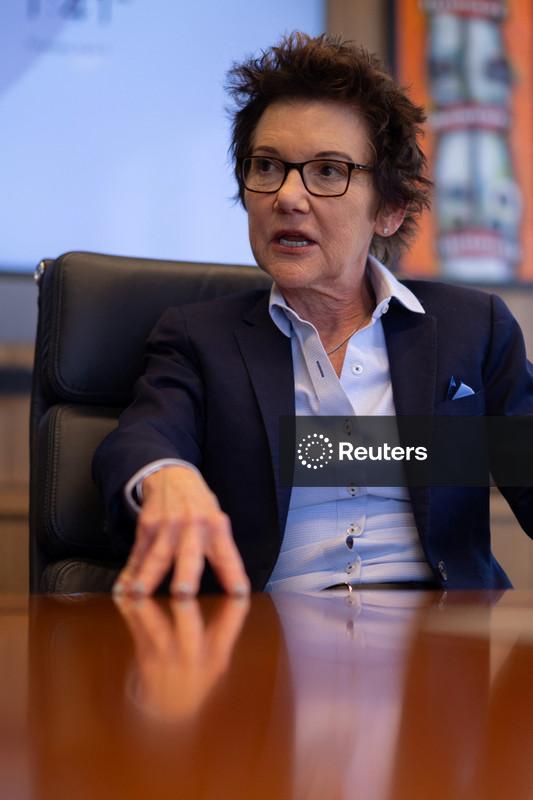 Daly, do Fed, diz estar em compasso de espera nos juros