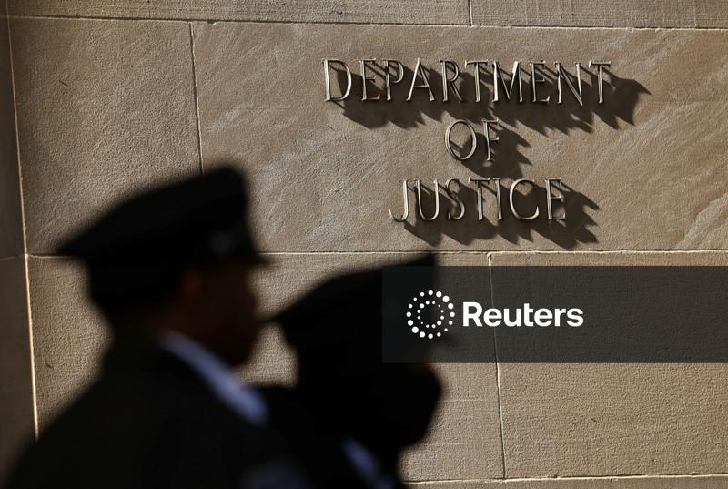 Departamento de Justiça de Trump cortou milhares de empregos de agentes da lei enquanto promete endurecer combate ao crime