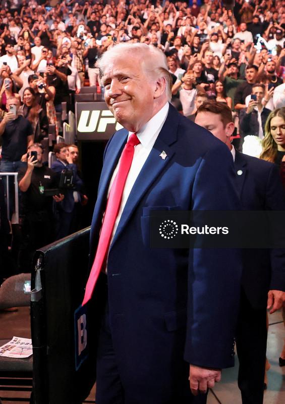 Trump diz que navios iranianos que se aproximarem do bloqueio dos EUA serão eliminados