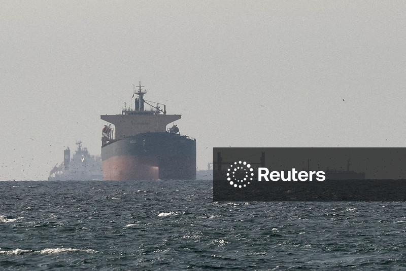 Navios ligados ao Irã conduzem tráfego pelo Estreito de Ormuz, mostram dados de rastreamento