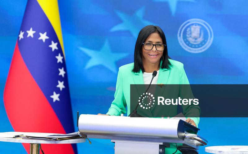 Presidente interina da Venezuela anuncia "aumento responsável" dos salários a partir de maio