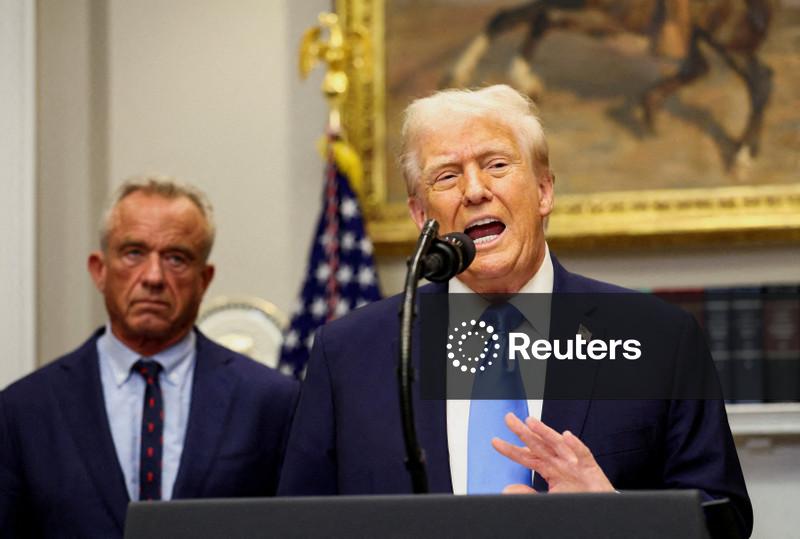 Trump diz que China está feliz por ele abrir permanentemente o Estreito de Ormuz