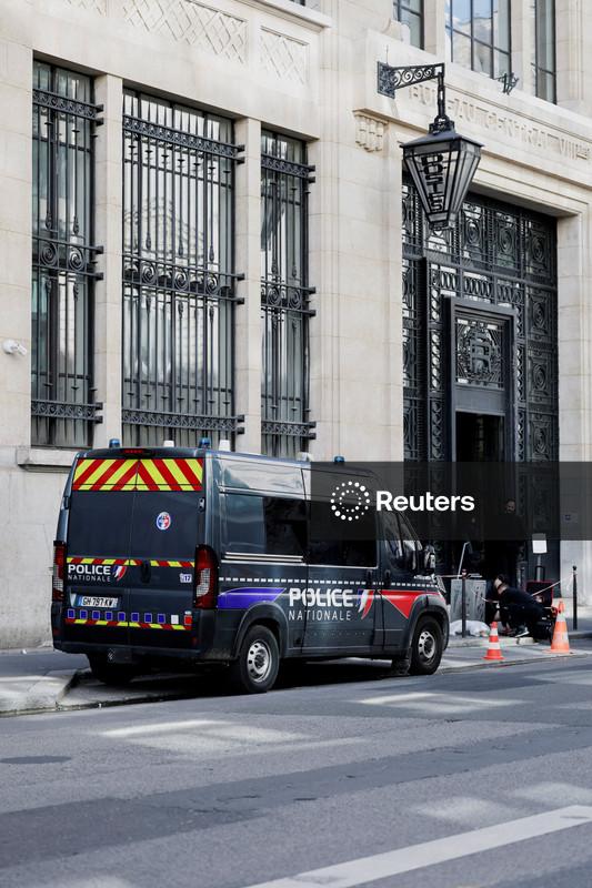 França reforça segurança em Paris após ataque frustrado a escritórios do Bank of America