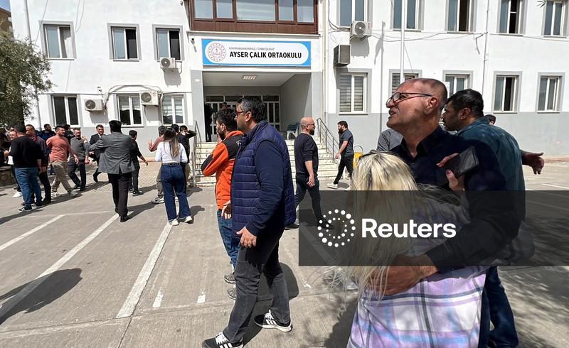 Nove morrem no segundo ataque a tiros em escola da Turquia em dois dias
