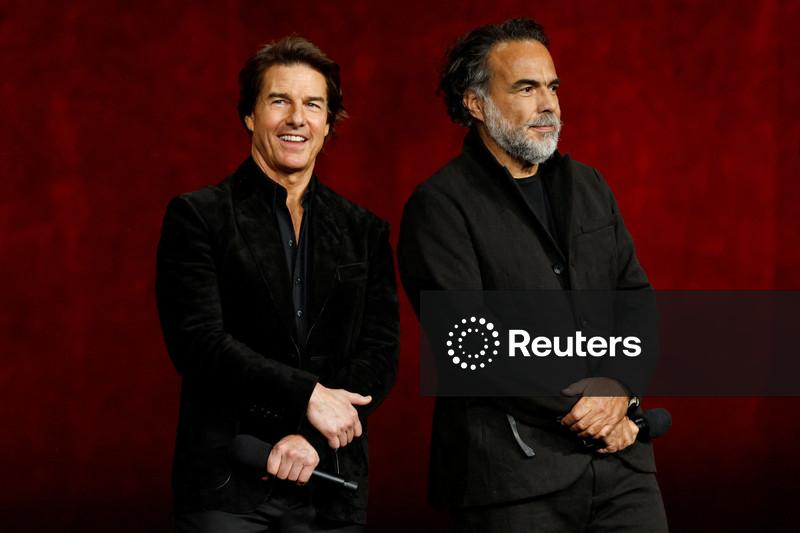 Tom Cruise apresenta comédia de humor ácido "Digger" a proprietários de cinemas