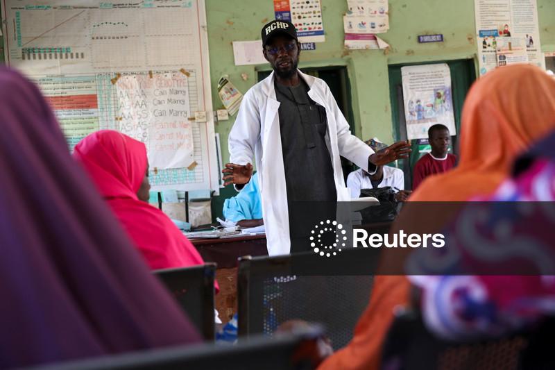 Assistência internacional das nações ricas ao desenvolvimento cai 23% em 2025, diz OCDE