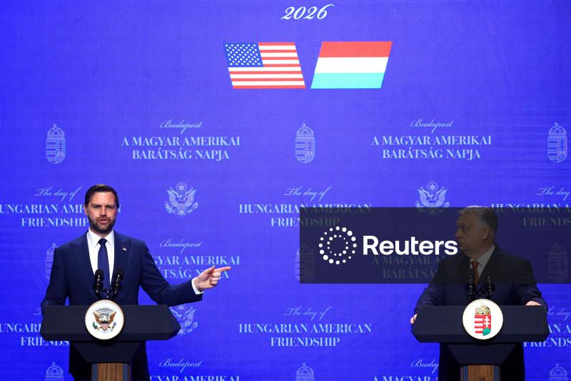 Vice-presidente dos EUA critica "interferência" da UE em eleição na Hungria durante viagem a Budapeste