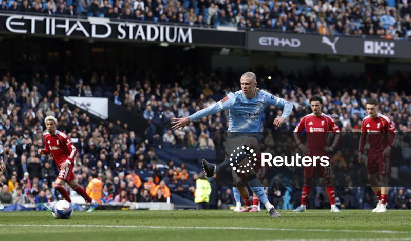 Haaland marca três gols e Manchester City goleia o Liverpool por 4 a 0 nas quartas de final da Copa da Inglaterra