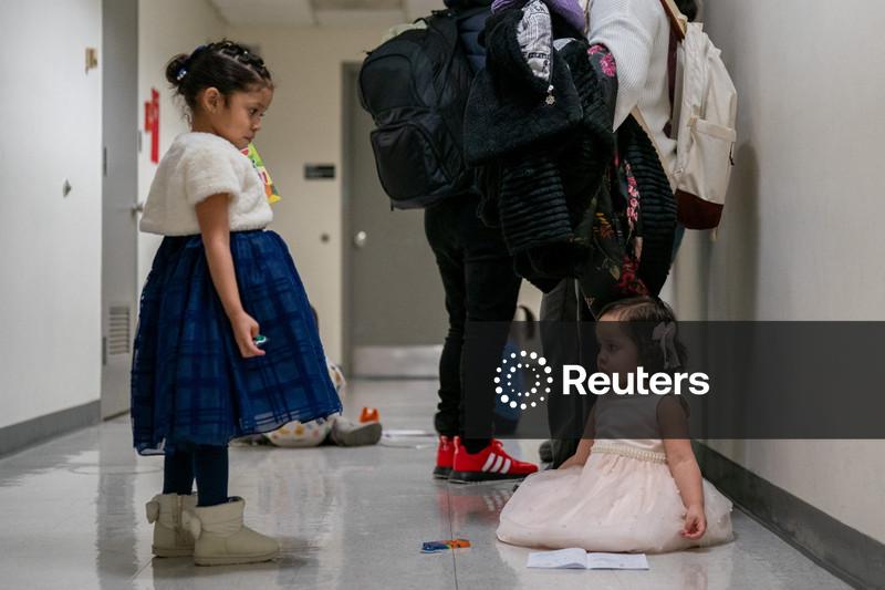 EUA buscam acelerar deportações de crianças imigrantes sob custódia, diz CNN