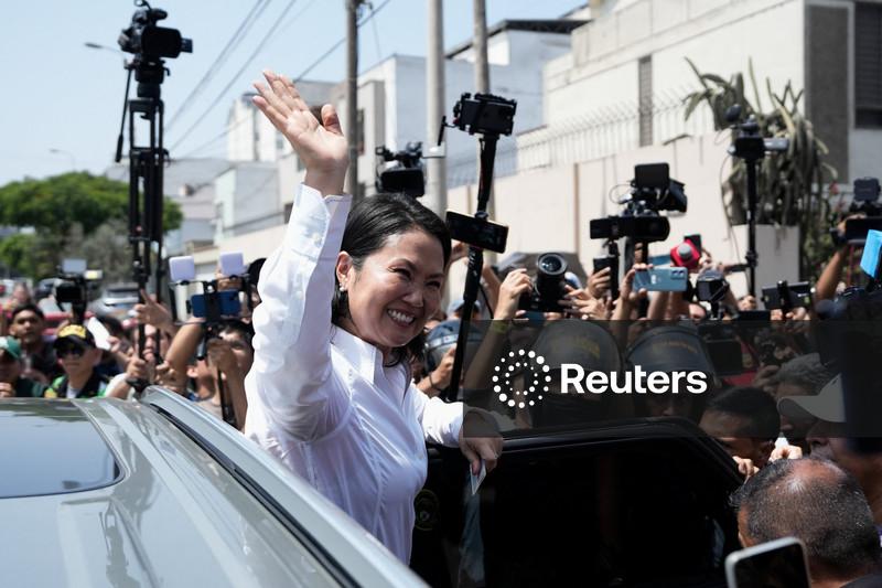 Keiko Fujimori mantém liderança nas eleições do Peru com 50% dos votos apurados