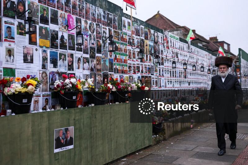 Polícia antiterrorismo do Reino Unido investiga incêndio criminoso em muro de memorial judaico