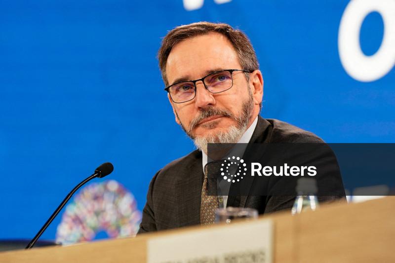 FMI reduz previsão de crescimento e alerta para possível recessão global caso guerra com Irã se agrave