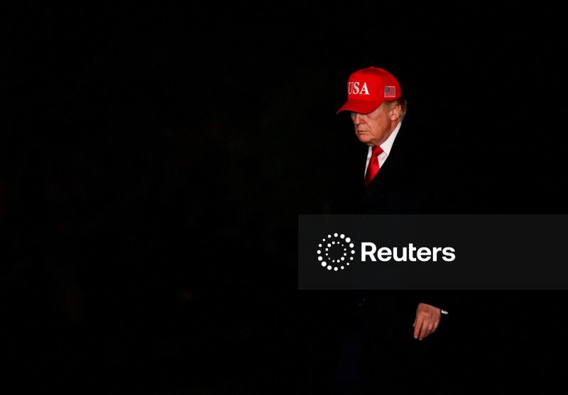 Processo de Trump contra Wall Street Journal por matéria sobre Epstein é rejeitado, por enquanto