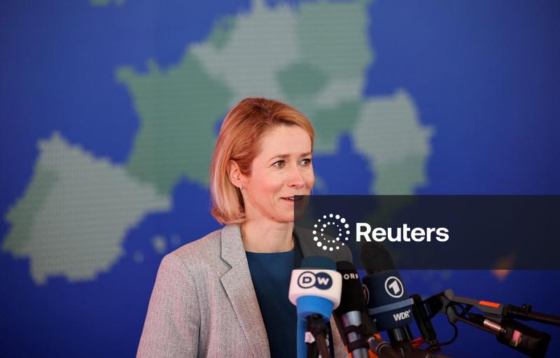 Conversas entre presidentes dos EUA e da Rússia deixam perguntas sem resposta, diz UE