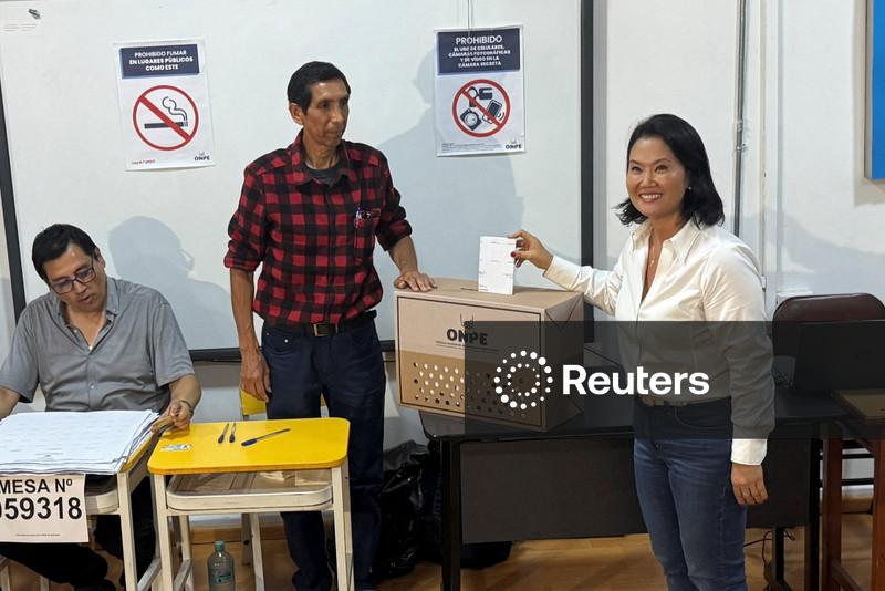 Peru analisa cédulas eleitorais contestadas e resultado final deve ficar para maio