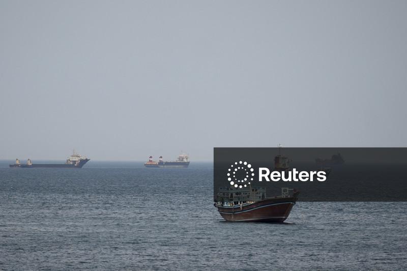 Irã apreende navios no Estreito de Ormuz após Trump suspender ataques