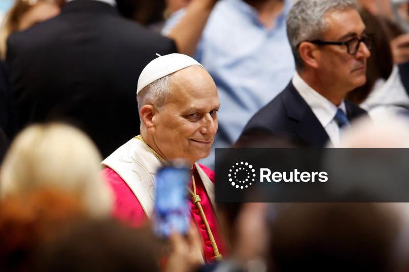 Papa Leão pede o fim da "loucura da guerra" enquanto EUA e Irã iniciam conversas