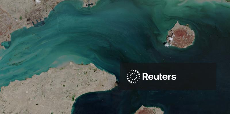 Irã reabre Estreito de Ormuz, mas diz que EUA precisam acabar com bloqueio naval