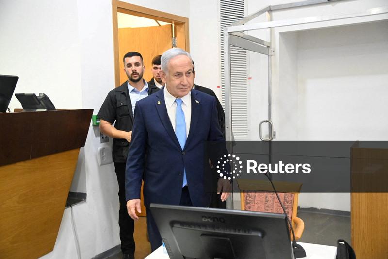 Julgamento de Netanyahu por corrupção será retomado no domingo após interrupção de ataques