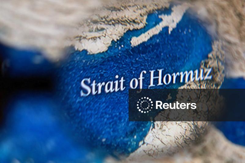 Hapag-Lloyd está trabalhando para que seus navios passem por Ormuz "o mais rápido possível"