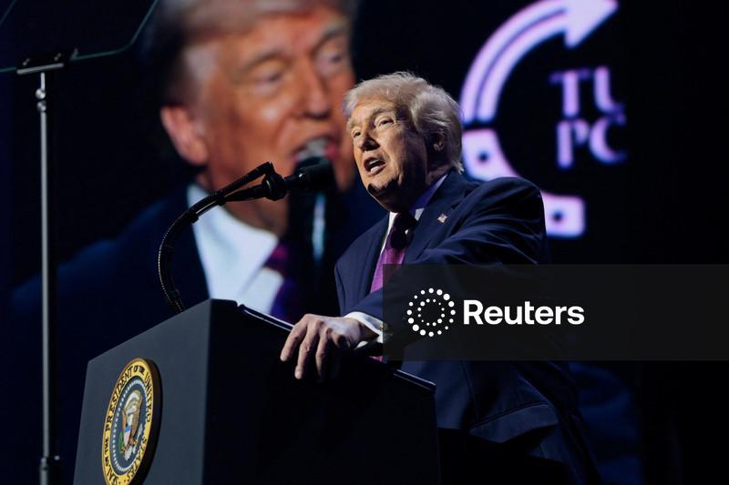 Trump diz que análise sobre Ovnis revelou documentos "interessantes"