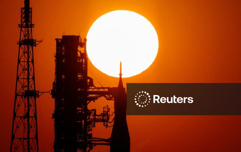 Nasa lança a primeira missão lunar tripulada em meio século