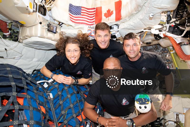 Astronautas da missão Artemis 2 da Nasa se preparam para encerrar missão lunar com reentrada na Terra como "bola de fogo"