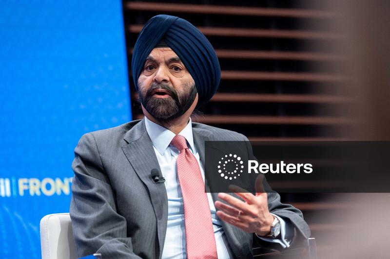 Guerra no Oriente Médio vai reduzir crescimento e com impacto em cascata, diz presidente do Banco Mundial