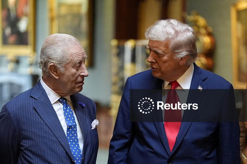 Rei Charles vai aos EUA para reforçar relação especial do Reino Unido com o monarquista Trump